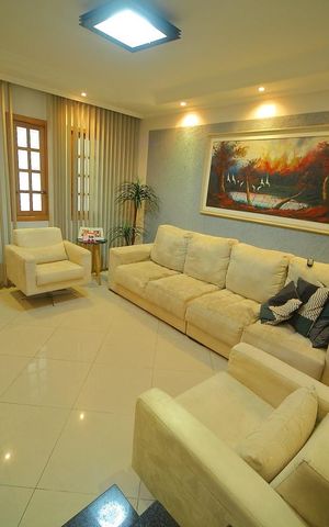 Casa à venda com 160m², 3 quartos e 2 vagasSala