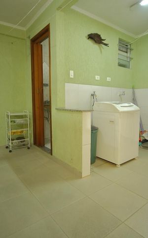 Casa à venda com 160m², 3 quartos e 2 vagasÁrea de Serviço