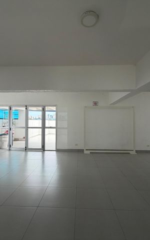 Apartamento para alugar com 90m², 3 quartos e 2 vagas Apartamento para alugar com 90m², 3 quartos e 2 vagasÁrea comum - Salão de festas