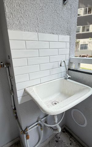 Apartamento à venda com 43m², 2 quartos e sem vagaÁrea de Serviço/ Sacada