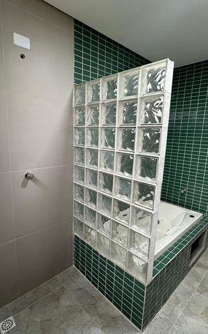 Apartamento para alugar com 128m², 3 quartos e 1 vaga Apartamento para alugar com 128m², 3 quartos e 1 vagaBanheiro da Suíte