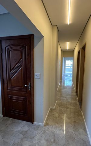 Apartamento para alugar com 128m², 3 quartos e 1 vaga Apartamento para alugar com 128m², 3 quartos e 1 vagaCorredor
