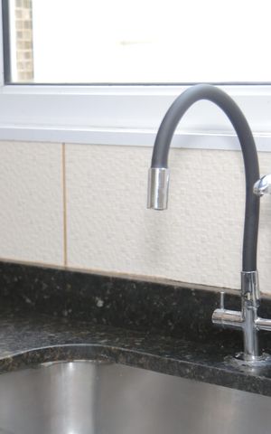Casa de condomínio à venda com 63m², 2 quartos e 1 vaga Casa de condomínio à venda com 63m², 2 quartos e 1 vagaCozinha - Torneira
