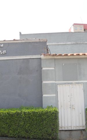 Casa de condomínio à venda com 63m², 2 quartos e 1 vaga Casa de condomínio à venda com 63m², 2 quartos e 1 vagaEntrada