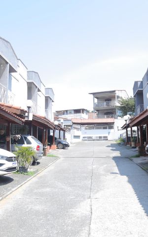 Casa de condomínio à venda com 63m², 2 quartos e 1 vaga Casa de condomínio à venda com 63m², 2 quartos e 1 vagaHall de entrada