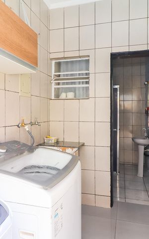 Casa à venda com 171m², 2 quartos e 2 vagas Casa à venda com 171m², 2 quartos e 2 vagasÁrea de Serviço