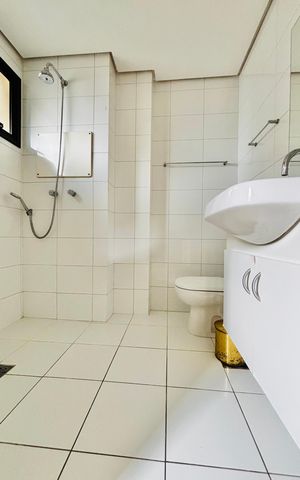 Apartamento à venda com 175m², 4 quartos e 3 vagas Apartamento à venda com 175m², 4 quartos e 3 vagasBanheiro da Suíte 3