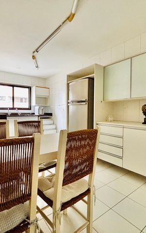 Apartamento à venda com 175m², 4 quartos e 3 vagas Apartamento à venda com 175m², 4 quartos e 3 vagasCozinha
