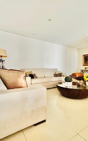Apartamento à venda com 175m², 4 quartos e 3 vagas Apartamento à venda com 175m², 4 quartos e 3 vagasSala 2