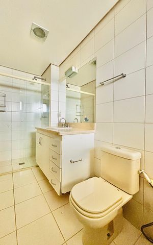 Apartamento à venda com 175m², 4 quartos e 3 vagas Apartamento à venda com 175m², 4 quartos e 3 vagasBanheiro da Suíte 1