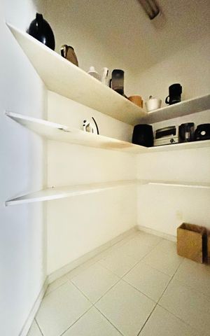Apartamento à venda com 175m², 4 quartos e 3 vagas Apartamento à venda com 175m², 4 quartos e 3 vagasDispensa