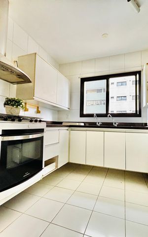 Apartamento à venda com 175m², 4 quartos e 3 vagas Apartamento à venda com 175m², 4 quartos e 3 vagasCozinha