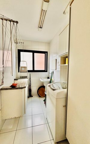 Apartamento à venda com 175m², 4 quartos e 3 vagas Apartamento à venda com 175m², 4 quartos e 3 vagasLavanderia