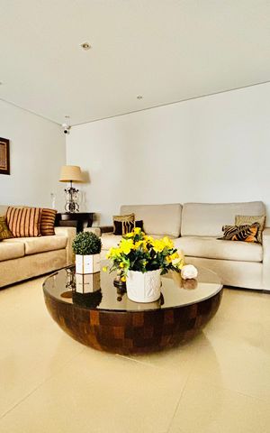 Apartamento à venda com 175m², 4 quartos e 3 vagas Apartamento à venda com 175m², 4 quartos e 3 vagasSala 2
