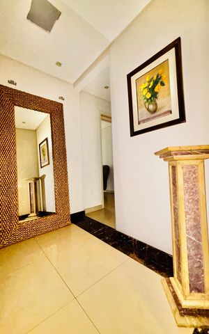 Apartamento à venda com 175m², 4 quartos e 3 vagas Apartamento à venda com 175m², 4 quartos e 3 vagasEntrada