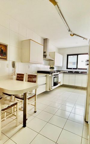 Apartamento à venda com 175m², 4 quartos e 3 vagas Apartamento à venda com 175m², 4 quartos e 3 vagasCozinha