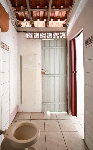 Casa à venda com 132m², 2 quartos e 2 vagas Casa à venda com 132m², 2 quartos e 2 vagasBanheiro de serviço