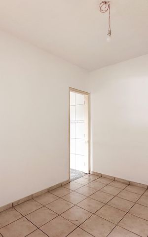 Casa à venda com 132m², 2 quartos e 2 vagas Casa à venda com 132m², 2 quartos e 2 vagasSala