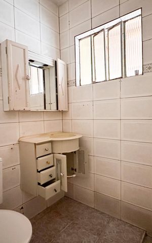 Casa à venda com 132m², 2 quartos e 2 vagas Casa à venda com 132m², 2 quartos e 2 vagasBanheiro Social