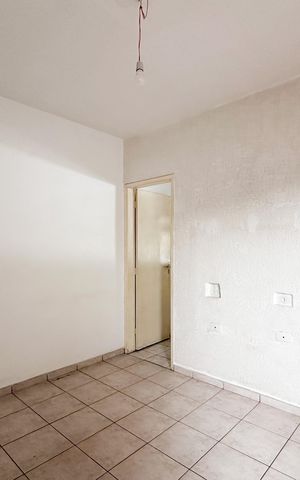 Casa à venda com 132m², 2 quartos e 2 vagas Casa à venda com 132m², 2 quartos e 2 vagasSala