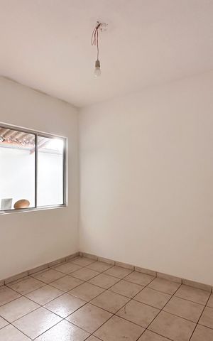 Casa à venda com 132m², 2 quartos e 2 vagas Casa à venda com 132m², 2 quartos e 2 vagasSala