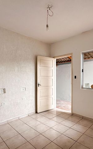 Casa à venda com 132m², 2 quartos e 2 vagas Casa à venda com 132m², 2 quartos e 2 vagasSala