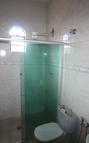 Casa para alugar com 80m², 2 quartos e 4 vagasBanheiro