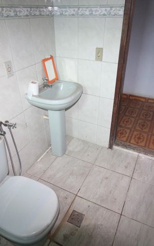 Casa para alugar com 80m², 2 quartos e 4 vagasBanheiro