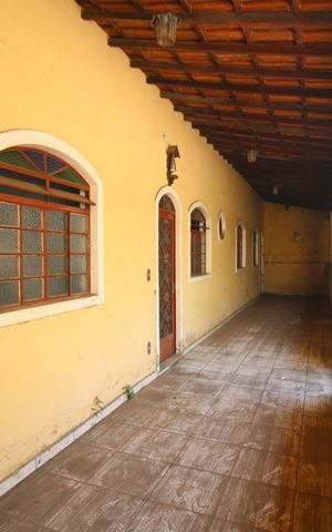 Casa para alugar com 80m², 2 quartos e 4 vagasQuintal