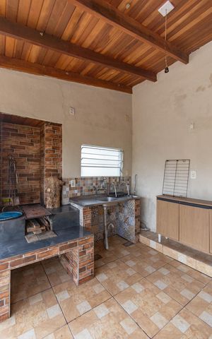 Casa para alugar com 156m², 2 quartos e sem vaga