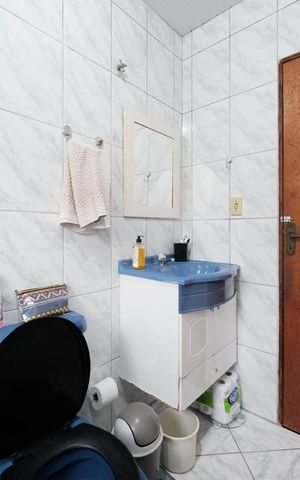 Casa à venda com 80m², 2 quartos e 2 vagasBanheiro