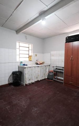 Casa à venda com 80m², 2 quartos e 2 vagasEdícula