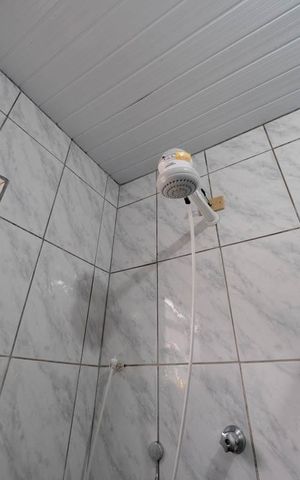Casa à venda com 80m², 2 quartos e 2 vagasBanheiro