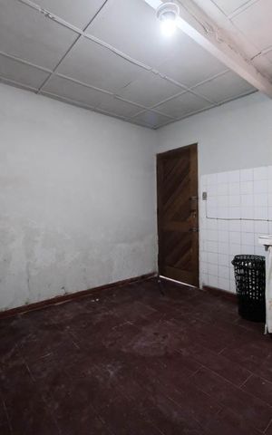 Casa à venda com 80m², 2 quartos e 2 vagasEdícula