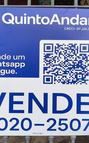 Casa à venda com 80m², 2 quartos e 2 vagas Casa à venda com 80m², 2 quartos e 2 vagasFachada