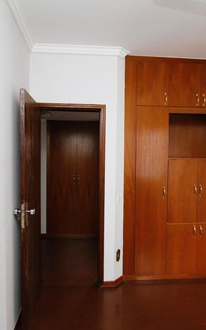 Apartamento à venda com 165m², 3 quartos e 2 vagasQuarto 1