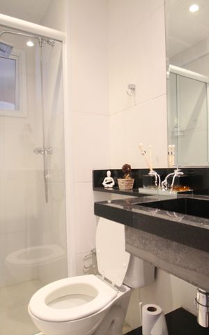 Apartamento à venda com 66m², 2 quartos e 2 vagasBanheiro Social