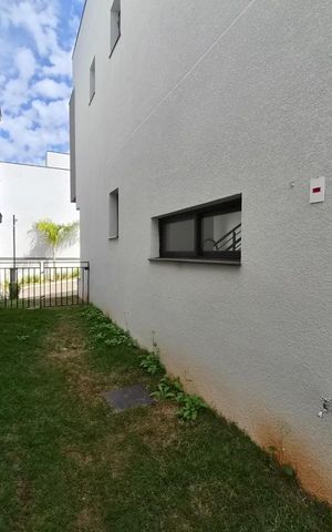 Casa de condomínio à venda com 152m², 3 quartos e 2 vagas Casa de condomínio à venda com 152m², 3 quartos e 2 vagasÁrea Externa