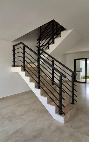 Casa de condomínio à venda com 152m², 3 quartos e 2 vagas Casa de condomínio à venda com 152m², 3 quartos e 2 vagasSala