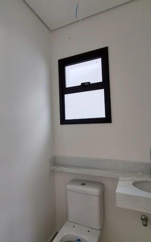 Casa de condomínio à venda com 152m², 3 quartos e 2 vagas Casa de condomínio à venda com 152m², 3 quartos e 2 vagasBanheiro