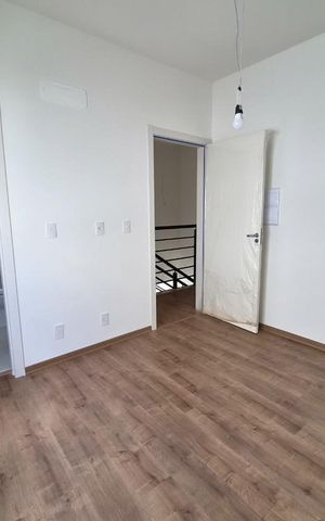 Casa de condomínio à venda com 152m², 3 quartos e 2 vagas Casa de condomínio à venda com 152m², 3 quartos e 2 vagasQuarto