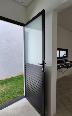 Casa de condomínio à venda com 152m², 3 quartos e 2 vagas Casa de condomínio à venda com 152m², 3 quartos e 2 vagasÁrea de serviço