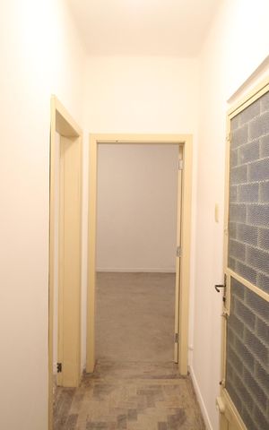 Apartamento à venda com 77m², 3 quartos e sem vagaCorredor