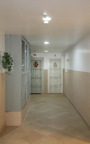 Apartamento à venda com 77m², 3 quartos e sem vagaÁrea comum