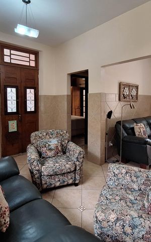 Casa à venda com 204m², 3 quartos e 2 vagas Casa à venda com 204m², 3 quartos e 2 vagasSala 1