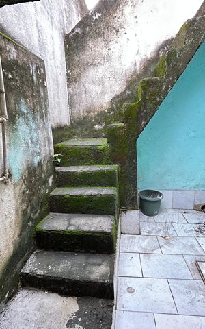 Casa para alugar com 50m², 2 quartos e sem vagaEscada