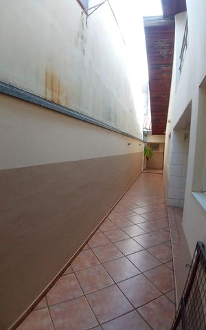 Casa à venda com 166m², 3 quartos e 2 vagas Casa à venda com 166m², 3 quartos e 2 vagasÁrea externa