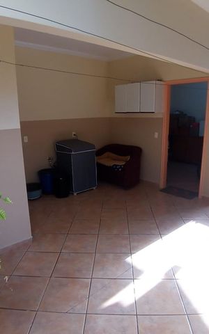 Casa à venda com 166m², 3 quartos e 2 vagas Casa à venda com 166m², 3 quartos e 2 vagasÁrea de serviço