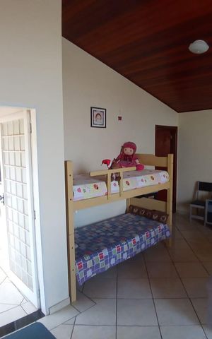 Casa à venda com 166m², 3 quartos e 2 vagas Casa à venda com 166m², 3 quartos e 2 vagasÁrea externa