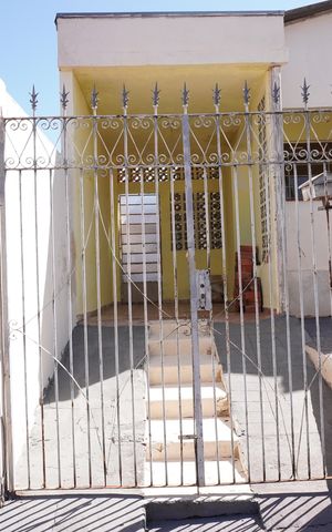 Casa para alugar com 250m², 2 quartos e 1 vagaFachada